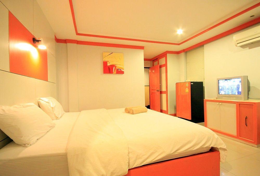 The Palm Delight Lodge Praia de Jomtien Exterior foto