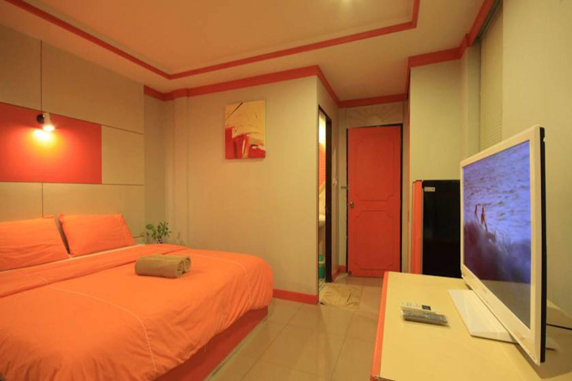 The Palm Delight Lodge Praia de Jomtien Exterior foto