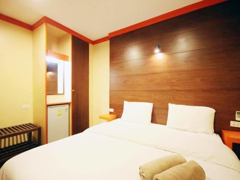 The Palm Delight Lodge Praia de Jomtien Exterior foto