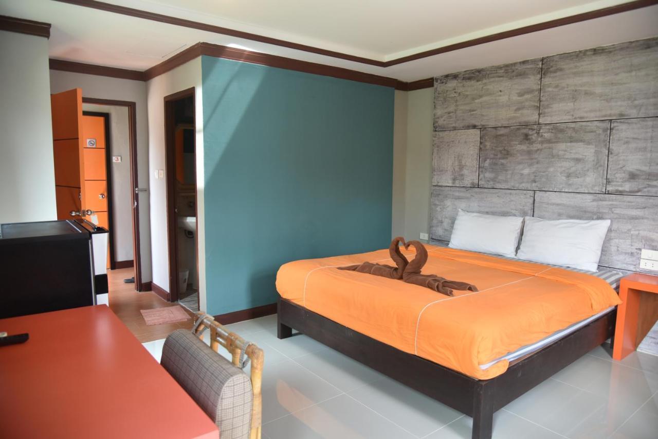 The Palm Delight Lodge Praia de Jomtien Exterior foto