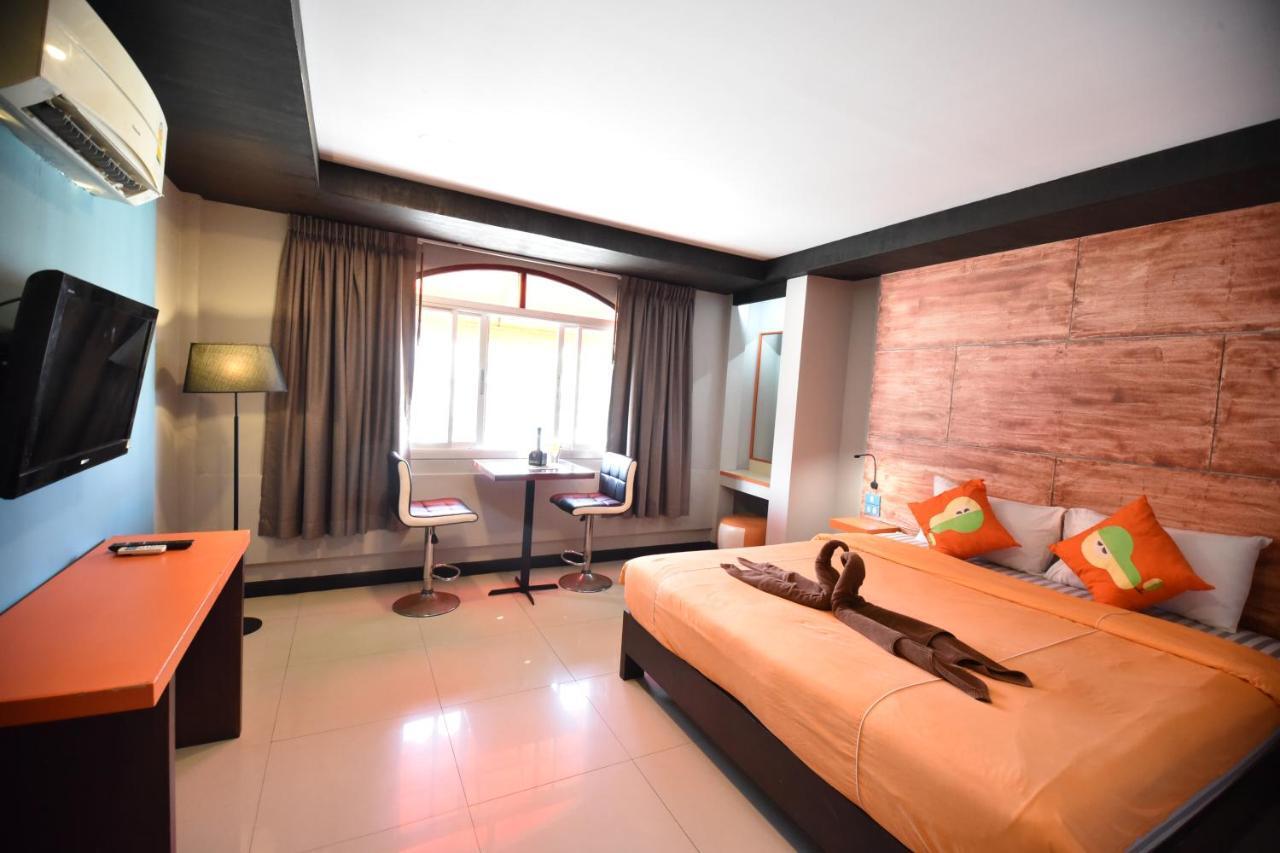 The Palm Delight Lodge Praia de Jomtien Exterior foto